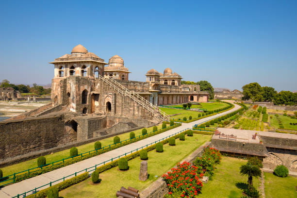Indore to Mandu Taxi – Historical Tour Package