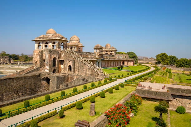 Indore to Mandu Taxi – Historical Tour Package